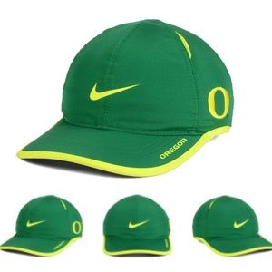 Oregon Ducks Nike NCAA Featherlight Cap
Dri-Fi